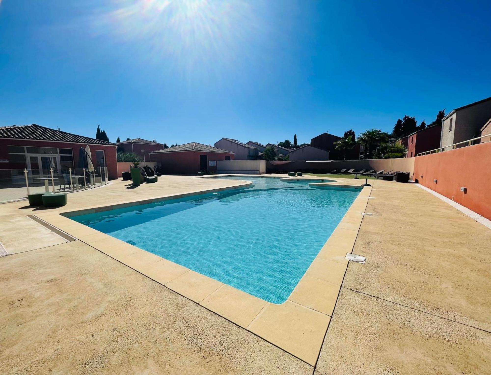 Terres De France - Le Domaine De Bacchus Hotel Saint-Christol  Exterior photo